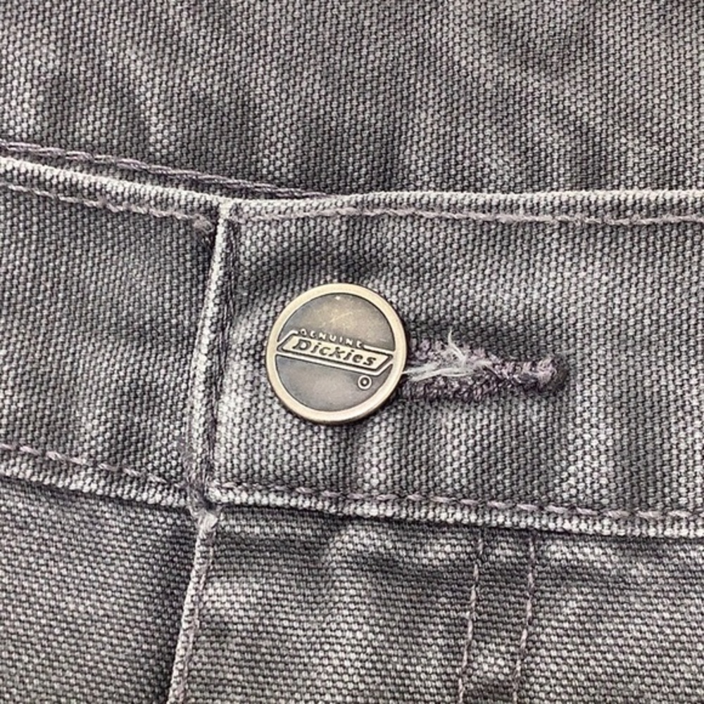 Dickes gray jean cargo shorts relaxed fit size 38 EUC - Picture 13 of 16